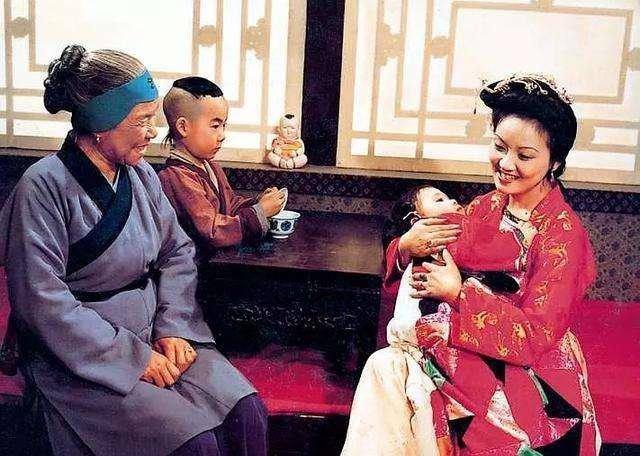 巧姐与刘姥姥之间有什么关系（巧姐最后被刘姥姥救出嫁给板儿吗）