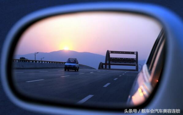后视镜最佳位置的调整(后视镜的正确调整方法)(1)