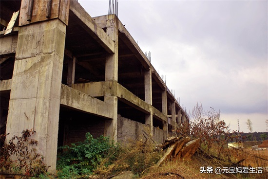 令人痛恨的烂尾楼是如何产生的(为什么房子都是封顶烂尾)