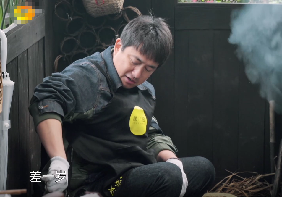 张艺兴与杨紫穿同款睡衣互称姐弟,拒绝黄磊做媒,三连击破碎绯闻