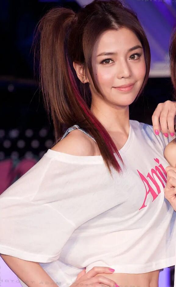 她有“小徐若瑄”之称,撑起宝岛八卦半壁江山,与罗志祥痴缠多年