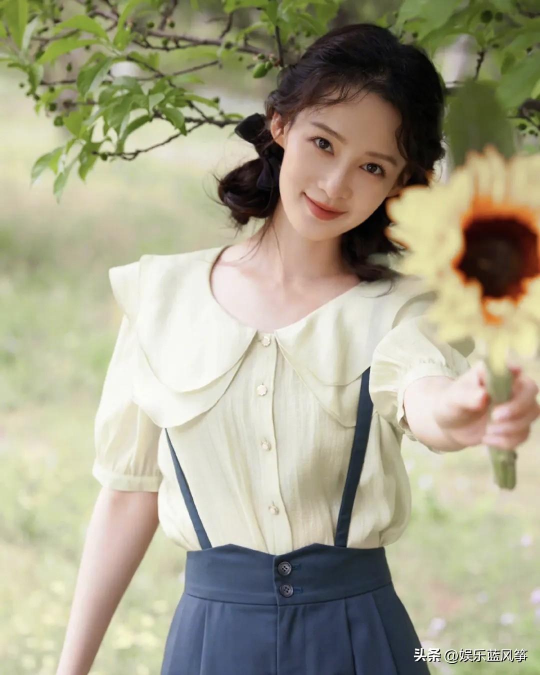 2岁的李沁个人简介,被国家秘密培养多年,却阴差阳错当了演员"