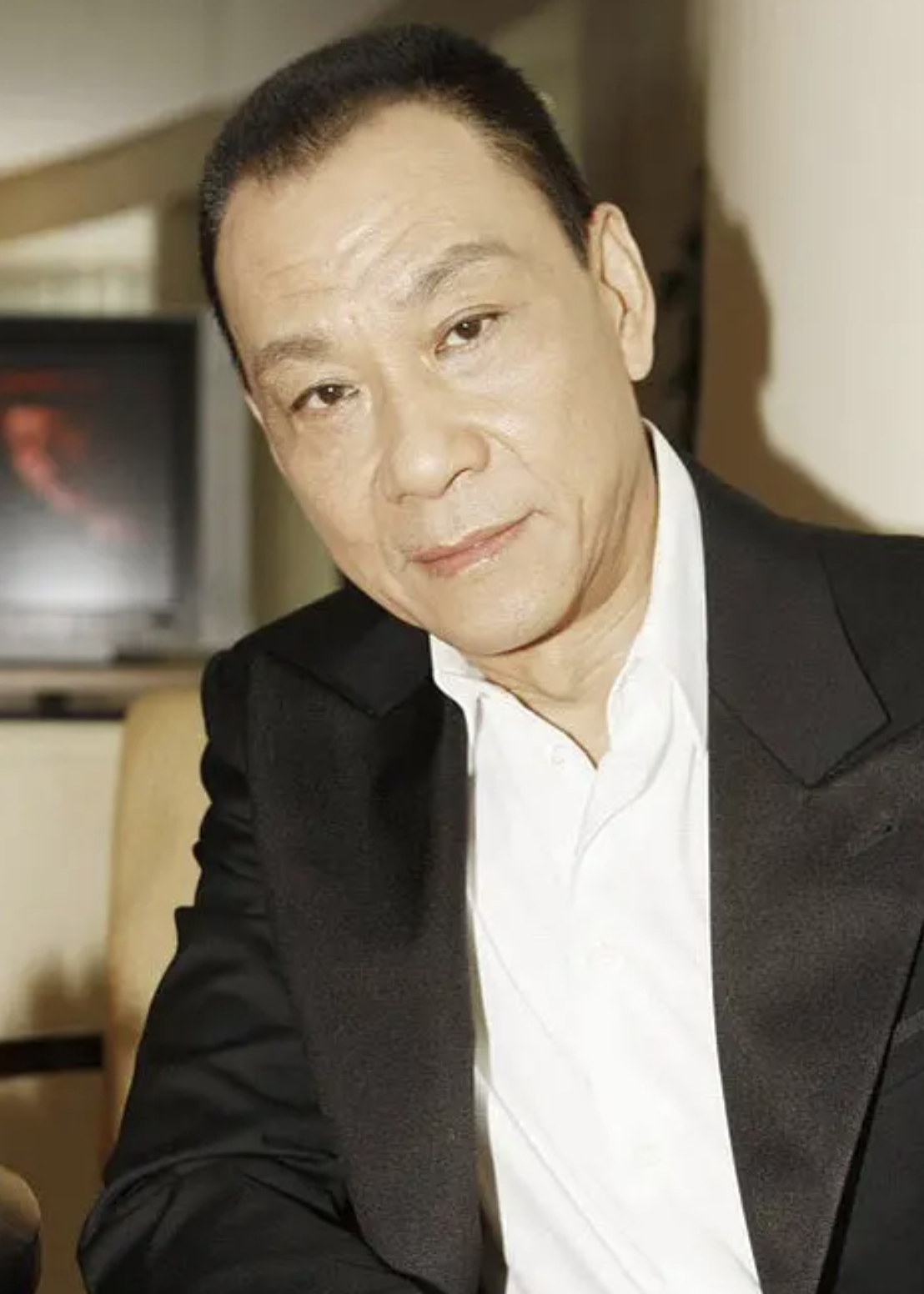 与结婚40年的妻子对簿公堂的国家一级演员王学圻,如今怎样了