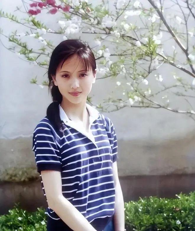 嫁普通丈夫恩爱30年的国家一级演员陶慧敏称:女儿让她欢喜让她忧