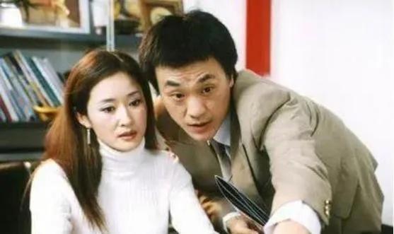 娶同桌为妻,钱也归她管,何冰一心一意爱了老婆24年