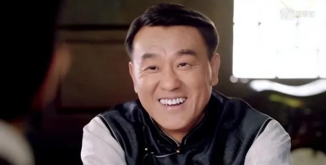 娶同桌为妻,钱也归她管,何冰一心一意爱了老婆24年