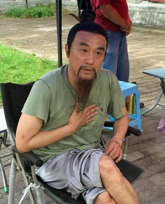 娶同桌为妻,钱也归她管,何冰一心一意爱了老婆24年