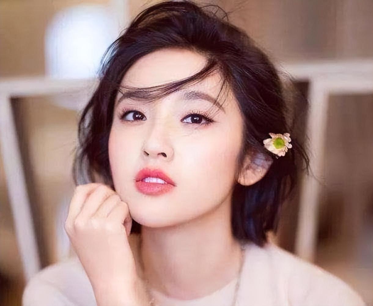 唐艺昕变成整容脸,前后差别大,不知张若昀看到有什么感想呢?