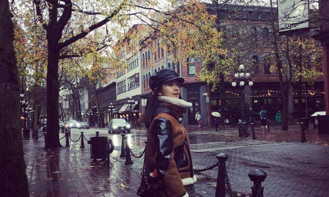 6岁林依晨罕见秀恩爱!晒富商老公亲密照,携手看雪景甜蜜满屏"