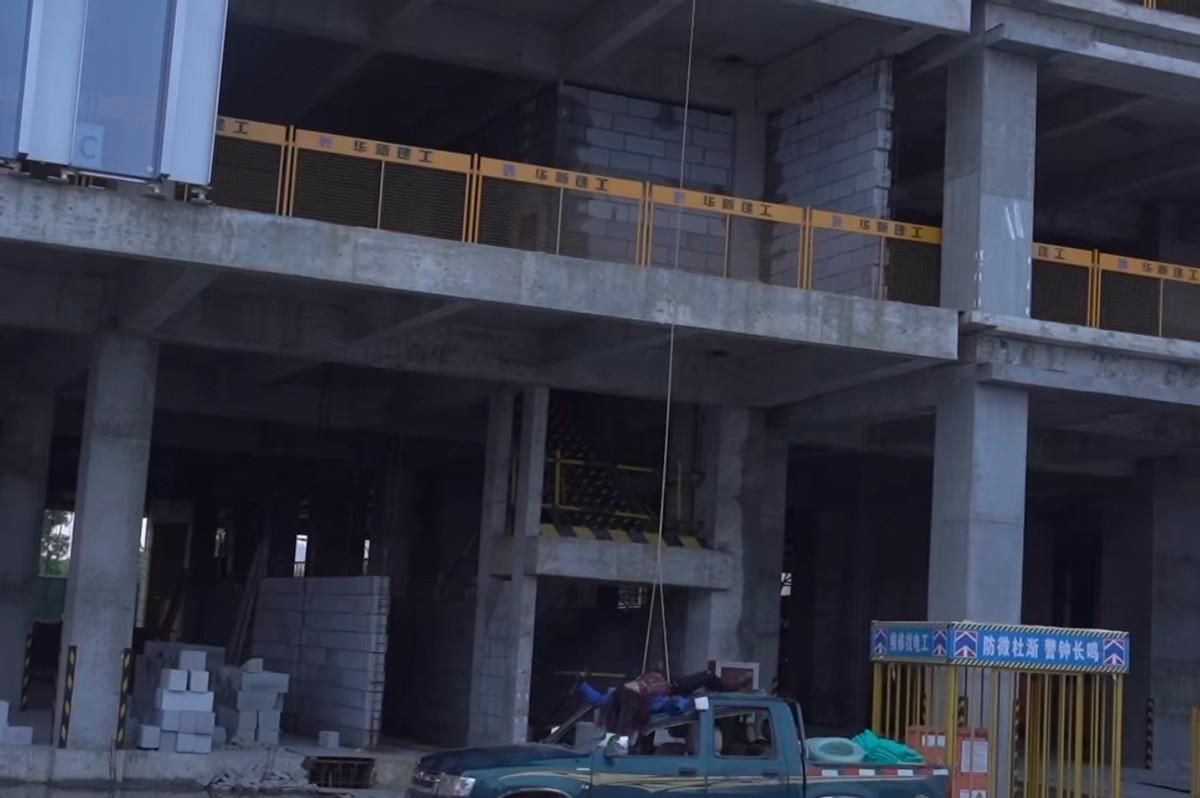 王俊凯出演犯罪题材新剧,对戏眼神不输张译,两人联手侦破悬案