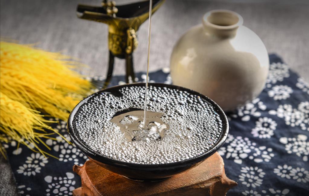 茅台白酒杯子一杯是多少毫升(一个茅台杯是多少毫升)