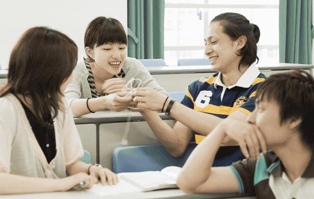 为啥大四学生不在学校(大四还有课吗)