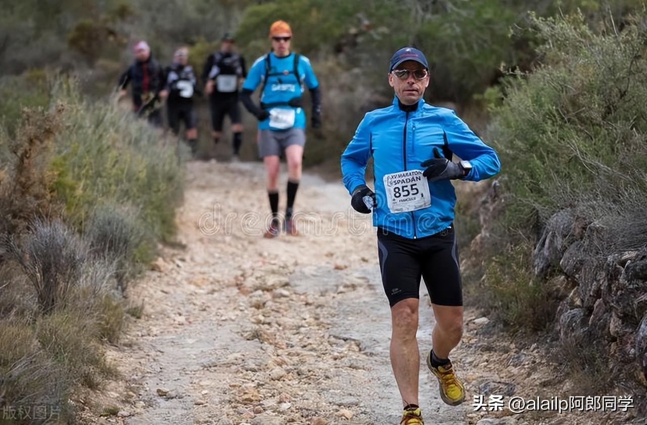 怎么跑步提升耐力(怎么跑得更快更持久)