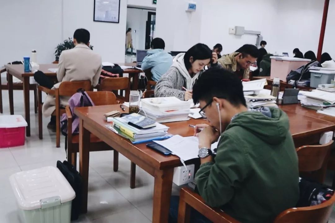 研究生的学费是多少,国家有补助吗（研究生国家每年补助多少钱）