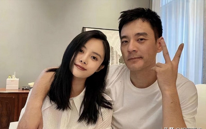 殷桃谈第一任丈夫是谁(42岁殷桃坐高铁引争议)