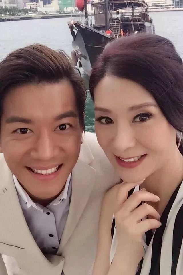 夏文汐婚姻状况(56岁性感女神夏文汐与小鲜肉传绯闻)(7)