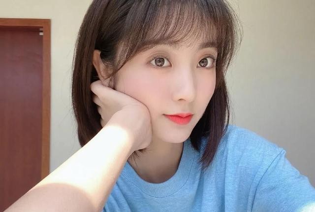 邢菲个人资料的图片(邢菲是甜美可人的治愈系女神)