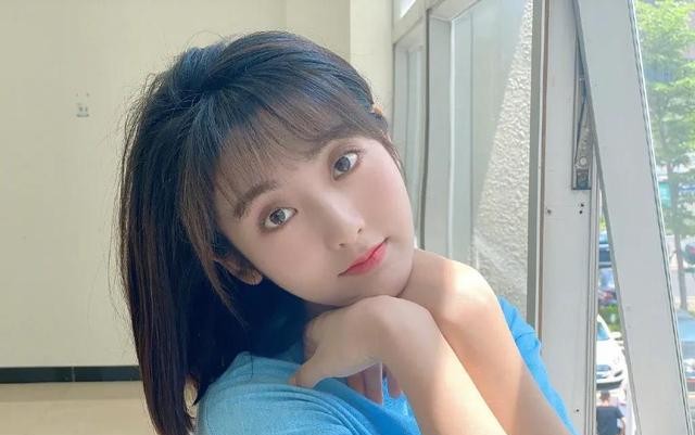 邢菲个人资料的图片(邢菲是甜美可人的治愈系女神)