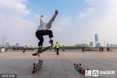 ​滑板将成为永久性的奥林匹克运动（曼曼看奥运从街头走向奥运）