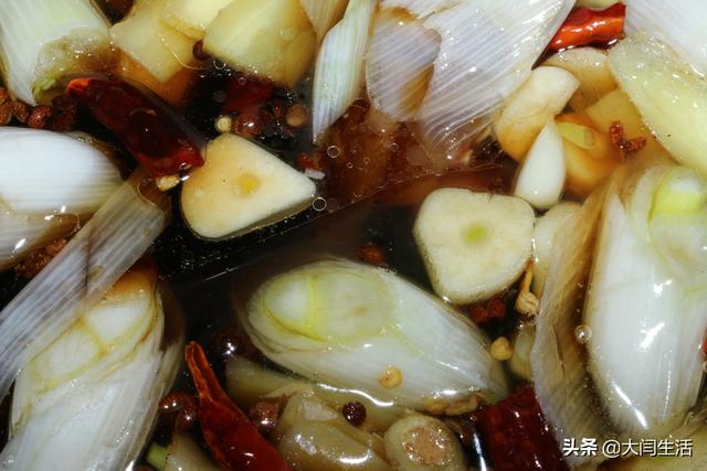 酸甜白萝卜条的腌制方法(2根萝卜1碗料汁教你腌制香辣酸甜脆萝卜)(11)