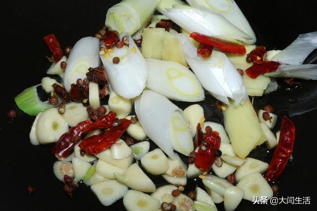 酸甜白萝卜条的腌制方法(2根萝卜1碗料汁教你腌制香辣酸甜脆萝卜)(9)