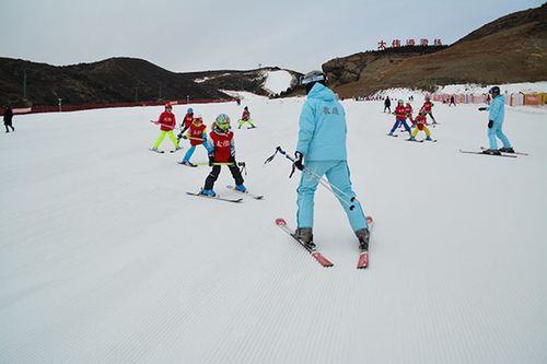 一、内蒙古最大天然滑雪场---呼市滑雪场