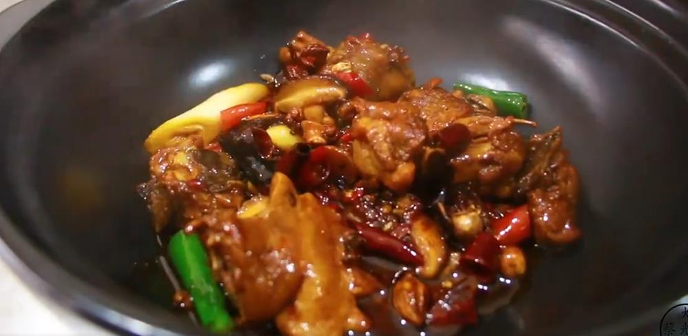 重庆特色美食小吃有啥（重庆特色美食推荐）