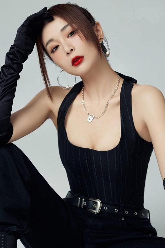 优雅迷人女星高叶风情大片，快来看温柔大嫂