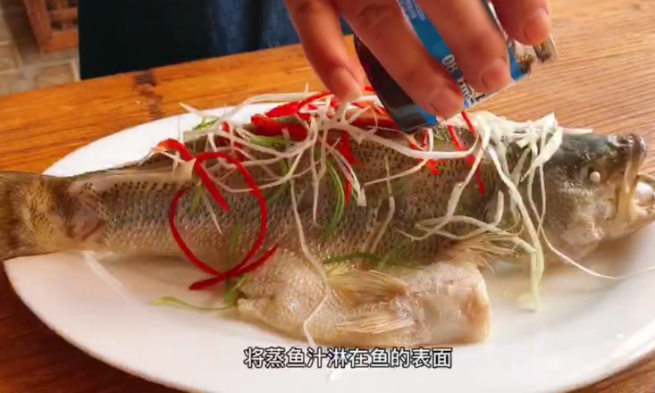 鲈鱼适合宝宝吃吗刺多吗(鲈鱼刺多吗小孩可以吃吗)