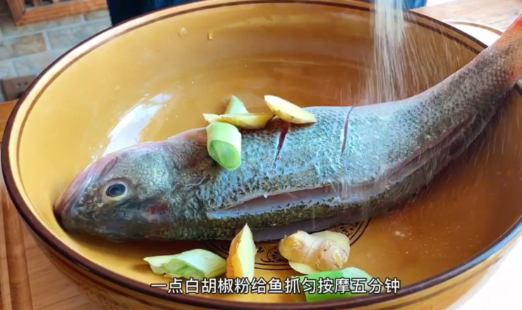 鲈鱼适合宝宝吃吗刺多吗(鲈鱼刺多吗小孩可以吃吗)