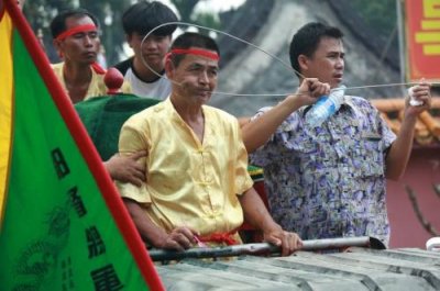 ​军坡节穿杖真实原理