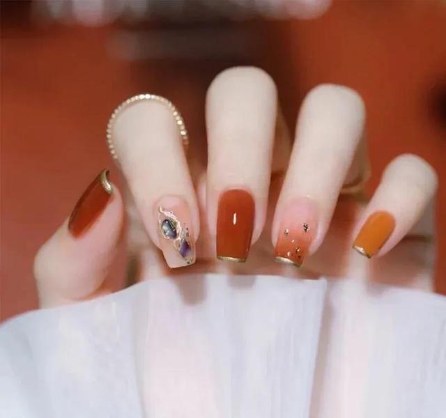 2023热门新年美甲款式造型，种草30款新年美甲高清美图