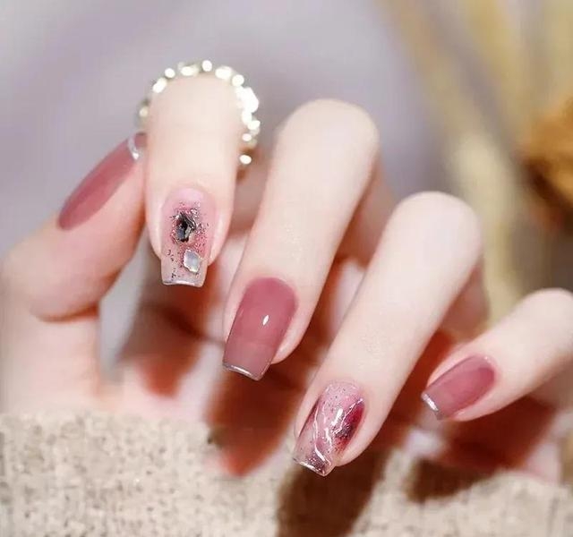 2023热门新年美甲款式造型，种草30款新年美甲高清美图