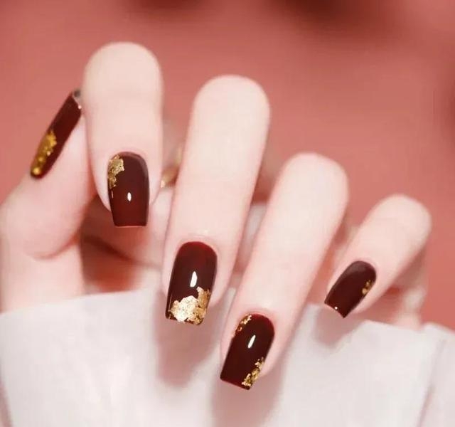 2023热门新年美甲款式造型，种草30款新年美甲高清美图