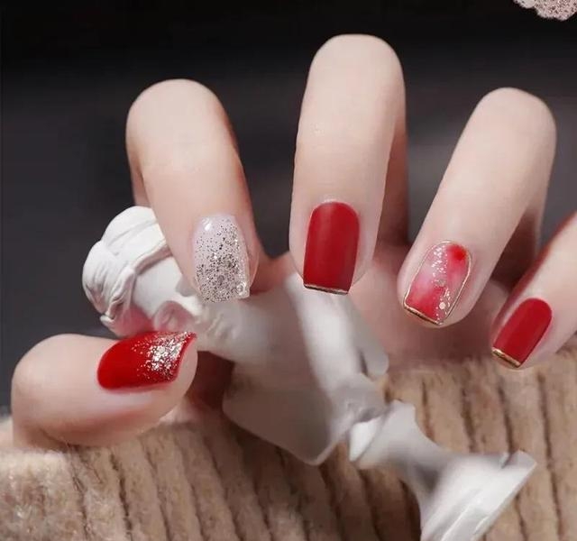 2023热门新年美甲款式造型，种草30款新年美甲高清美图