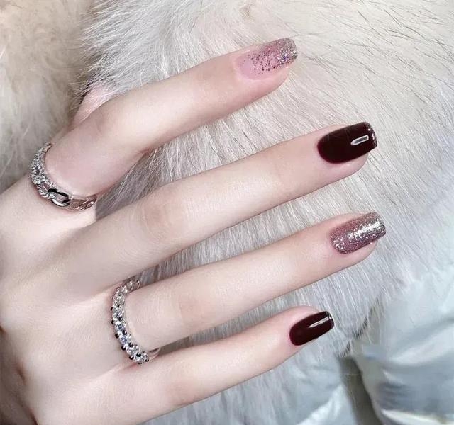 2023热门新年美甲款式造型，种草30款新年美甲高清美图