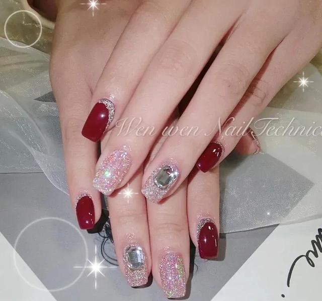 2023热门新年美甲款式造型，种草30款新年美甲高清美图