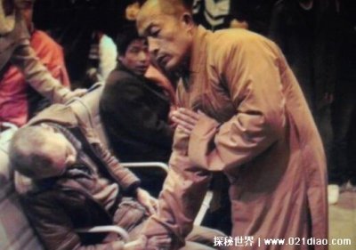 ​中阴身49天的详细过程，化身灵体在人间游荡(会一直跟着人)