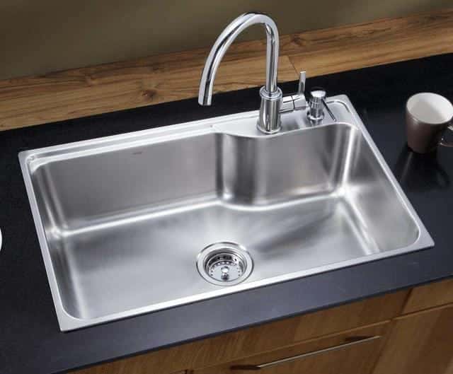 怎么去除衣服上的油渍最好方法(衣服上的油渍怎么去除小窍门)