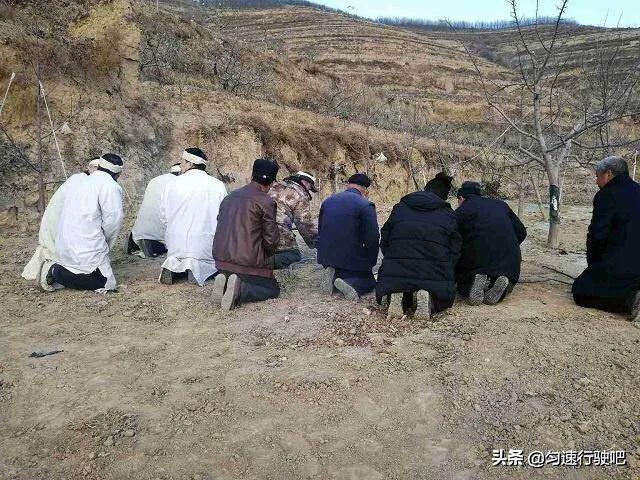 家族里出五服是什么意思(家族出五服是什么意思)