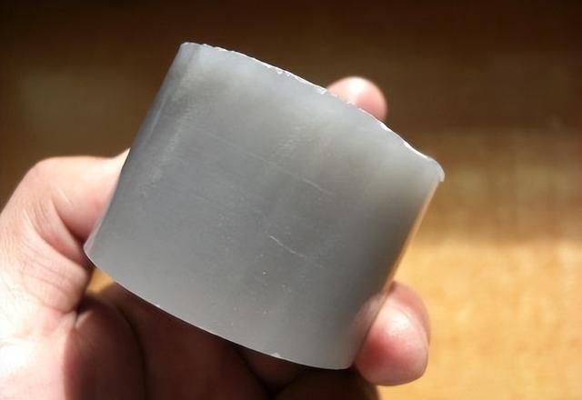 墨玉怎么鉴定真假,鉴别墨玉的最佳方法