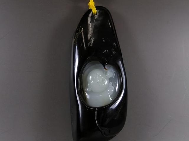 墨玉怎么鉴定真假,鉴别墨玉的最佳方法