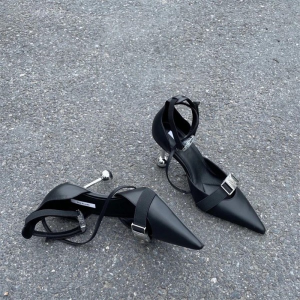 高跟鞋一般都是几厘米(高跟鞋7cm是不是太高了)