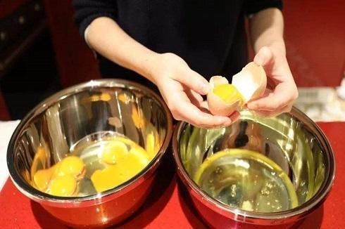 没有打蛋器用什么代替比较快(不用打蛋器怎么打发蛋白)