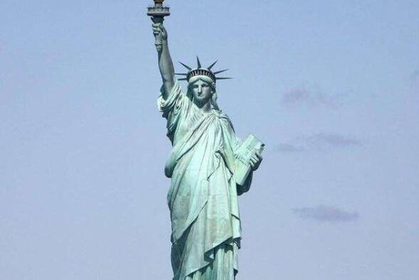 自由女神像是哪个国家送给美国的