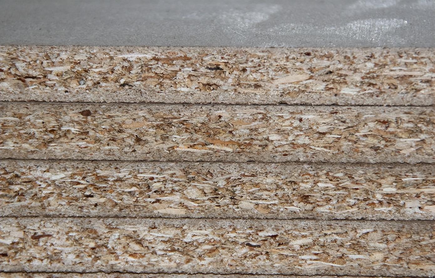 刨花板和实木颗粒板哪个好(刨花板和实木颗粒板有什么区别)