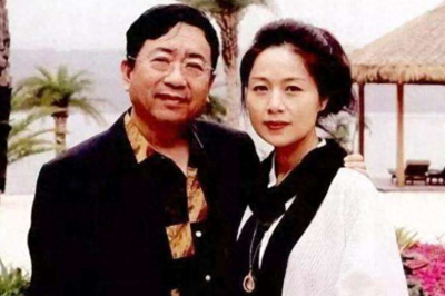 ​文学大师余秋雨弃13年糟糠妻，娶小16岁演员，婚后为何一直无后？