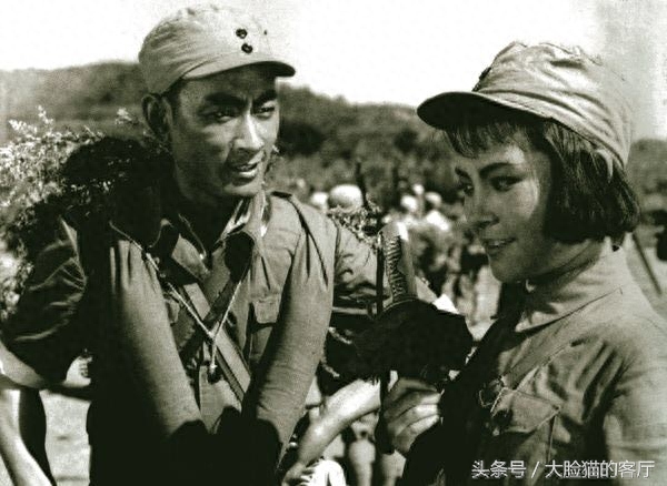 晒一晒老演员王苏娅的美照，参军时刚满十岁，在文工团任舞蹈演员