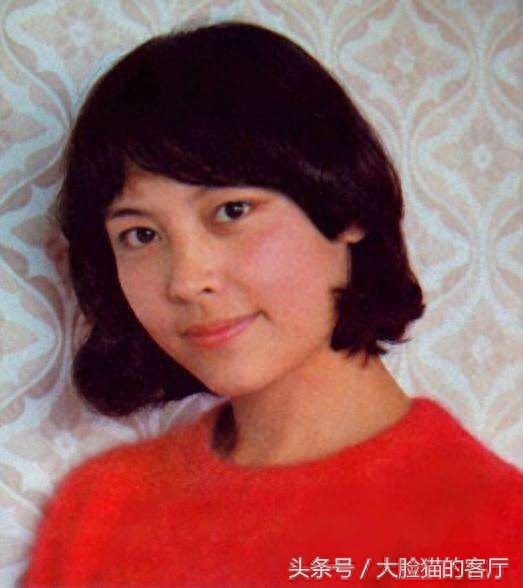 晒一晒老演员王苏娅的美照，参军时刚满十岁，在文工团任舞蹈演员