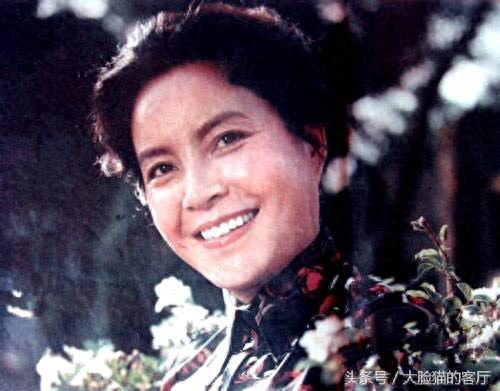晒一晒老演员王苏娅的美照，参军时刚满十岁，在文工团任舞蹈演员